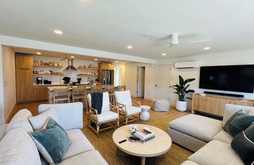 Surf City House | Brand new! Ocean block home, heart ♥️ of Surf City, steps from the beach