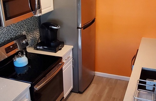 Anglesea Condo | Brand New Owner, Newly Renovated!