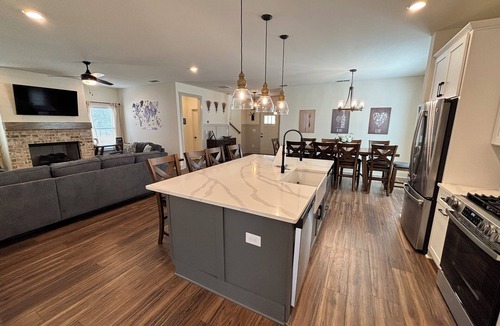 Cartersville House | Brand new pet-friendly home 5 minutes from LakePoint Sports Complex!