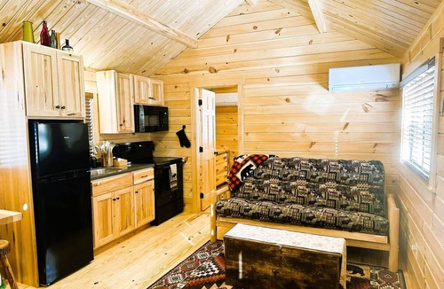 Frank Cabin | Brand New Tiny Home Cabin #2 w/full kitchen, bathroom, 3 bedrooms, wifi, 2 TVs