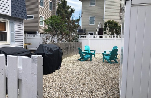 North Beach Haven House | Brant Beach 3 Houses to the Beach, Dog friendly, 1st floor