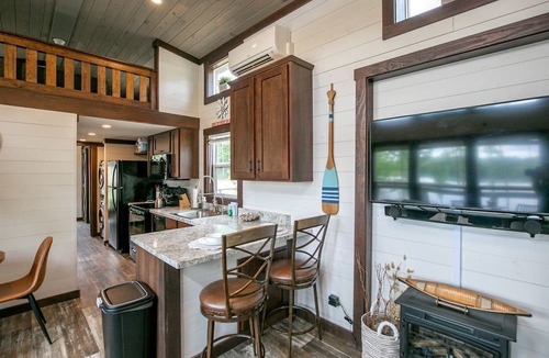Tracy City Cottage | Breathtaking Cottage with Fire Pit in Tracy City, Tennessee