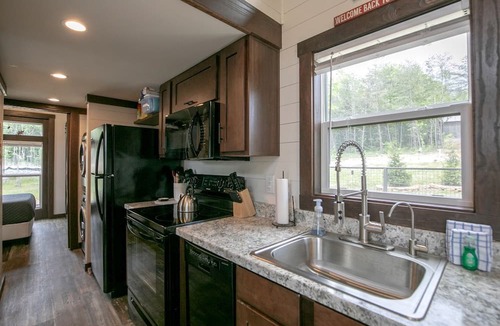 Tracy City Cottage | Breathtaking Cottage with Fire Pit in Tracy City, Tennessee