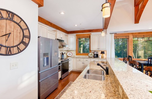 Boone Condo | Breathtaking View - Fabulous & Well-Stocked Kitchen - Now renting for October🍁🍂🍁