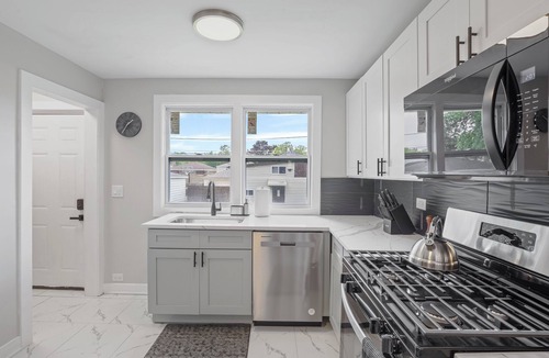 Forest View House | Brew: Spacious 4BR-3BT! Newly Updated-Fully Fenced Yard!