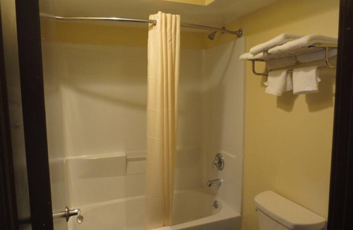 Brick Hotel | Brick Motor Inn