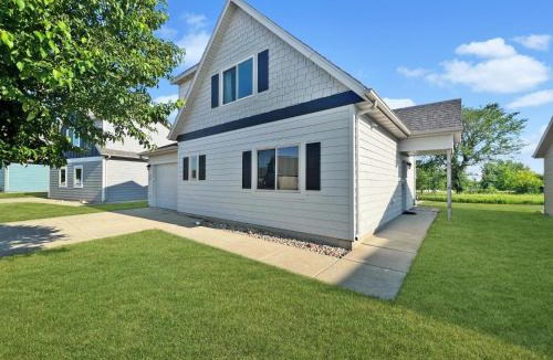 Spirit Lake Villa | Bridges Bay Vacation Cabin 33
