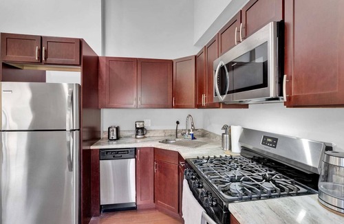 Southwark Apartment | Bright 1BR Retreat | Sleeps 4 | by Liberty Bell