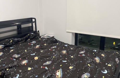 Greenwood Apartment | Bright 2-bedroom apartment with Heat & AC overlooking Coney Island, Brooklyn