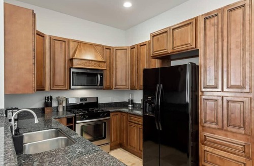 Central East Austin House | Bright 3BR Home | East ATX | Cowboy Pool | Near UT