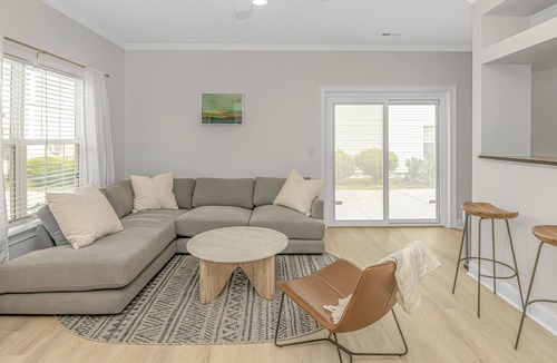 Myrtle Beach Villa | Bright 4BR Beach Home, Walk to Shore, Near It All