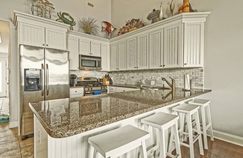 Sea Isle City Condo | Bright and Airy Condo. One block to the Beach. Great location.