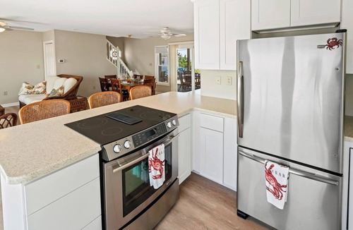 Downe House | Bright and beautiful home on the Delaware Bay