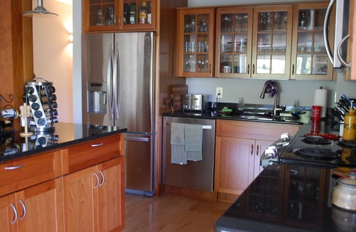 Annapolis House | Bright and cheery home. Just a short 2 blocks from the beach.