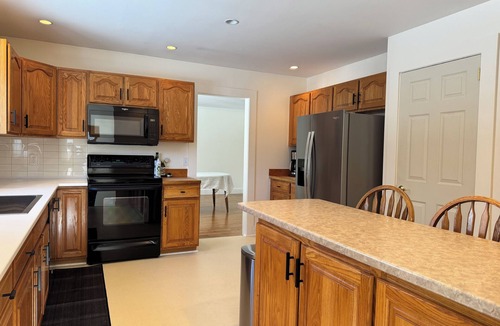 Chester Depot House | Bright and spacious 3 bed/3 bath in Chester, VT