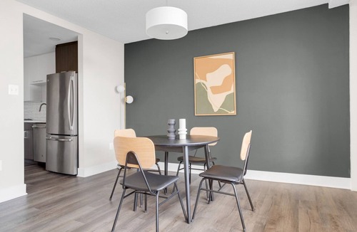 Crystal City Apartment | Bright Crystal City 1BR w/Gym & Concierge, steps to Metro, by Blueground