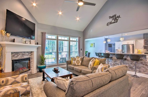 Hopkins Cottage | Bright Hopkins Home w/Game Room & Fire Pit!