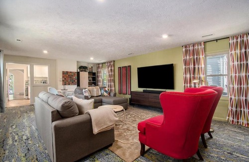 Aksarben - Elmwood Park Apartment | Bright & Stylish 4BR Spot - Close to Downtown Fun
