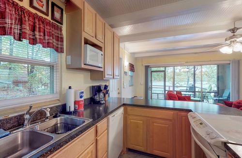 Leesville House | Bring Your Boat! Lake Murray Haven w/Deck & Dock