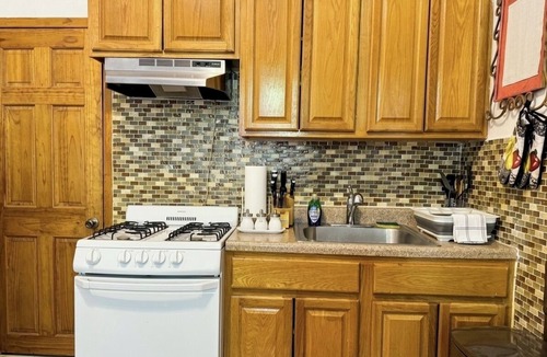 Bedford-Stuyvesant Apartment | Brooklyn Eco-Luxury Tech Loft - Sleeps 4 + 20Min to Manhattan-1st FL-AC-FASTWIFI
