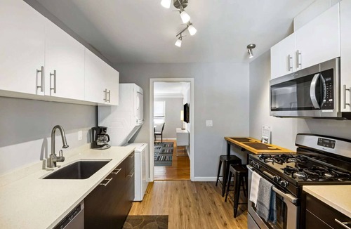 Brookwood Apartment | Brookwood Courtyard by BCA Furnished Apartments Bcc2b 09 I