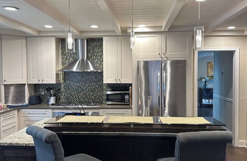 North Buckhead House | Buckhead, Infinity edge pool,hot tub. Close to shops and restaurants.