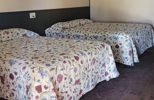 Northeast Entrance Badlands Hotel | Budget Host Sundowner Motor Inn
