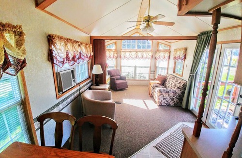Hill City Cabin | Buffalo Camp #7