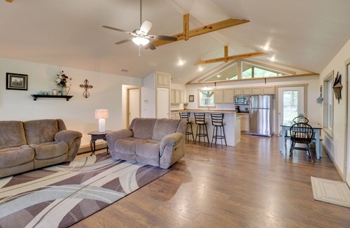 Mountain View Cabin | 'Bullfrog Bluff' Mountain View Cabin w/Deck!