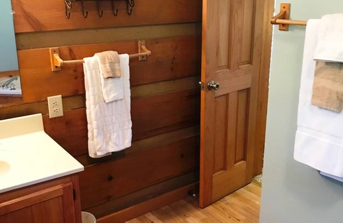Blowing Rock Cabin | Cabin ∙ 3 bedrooms ∙ 8 guests