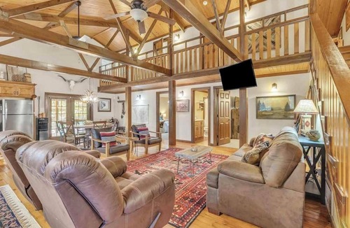 Ponca City Cabin | Cabin on 50 acres, Only 5 Minutes to Ponca City! Hike, Hunt, or Just Relax