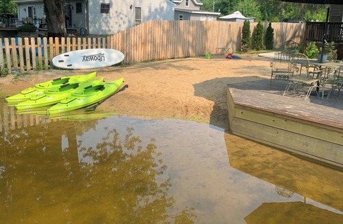 Channel Lake Cabin | Cabin on the chain! FREE WATER SPORTS