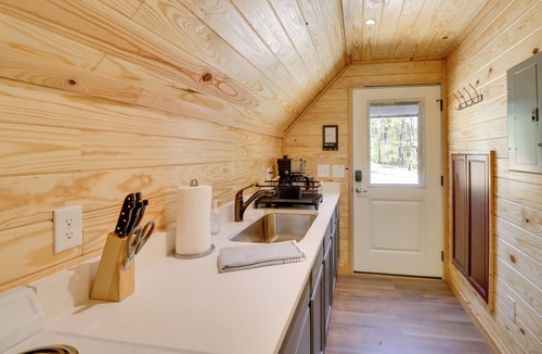 Heflin Apartment | Cabin w/Lake Access Near Talladega Nat'l Forest