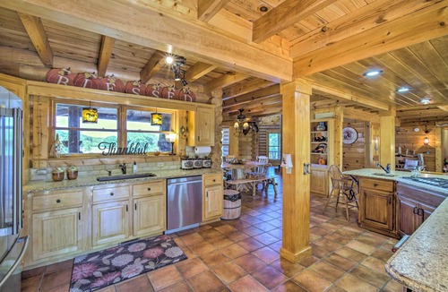 Calhoun House | Calhoun Cabin w/River View + Wraparound Deck