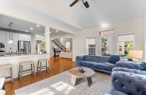 Libertyville House | Calm 4BR Haven｜Dedicated Workspace,Patio & Pet-Friendly Stay｜Work At Home #41814