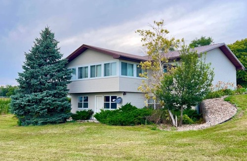 Spink County House | Calvert Creek Hunting Lodge