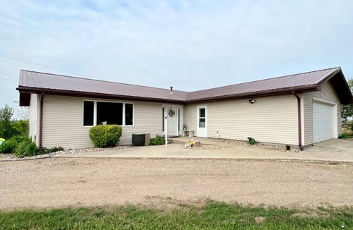 Spink County House | Calvert Creek Hunting Lodge