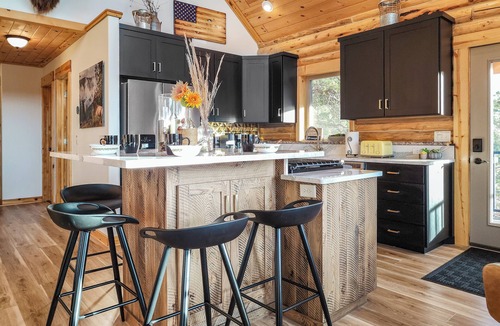 Lead House | Camp Gold 4-season Luxury Cabin at Terry Peak, SD, Camp Gold Black HIlls