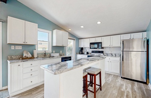 North Ocean City House | Canal-Front Home w/Deck, Washer/Dryer, Free WiFi, Outdoor Dining Area, & More