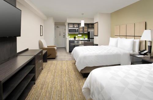 Alexandria West Hotel | Candlewood Suites Alexandria West by IHG