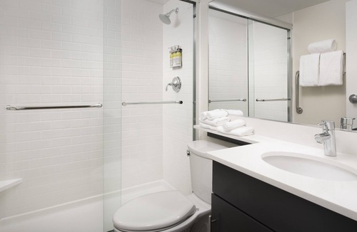 Alexandria West Hotel | Candlewood Suites Alexandria West by IHG
