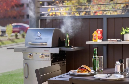 Oakdale Hotel | Candlewood Suites Coralville - Iowa City by IHG