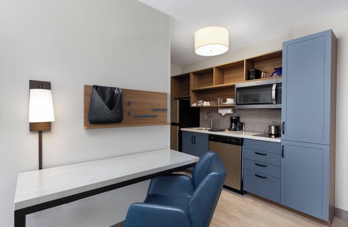 McPherson Hotel | Candlewood Suites Mcpherson by IHG