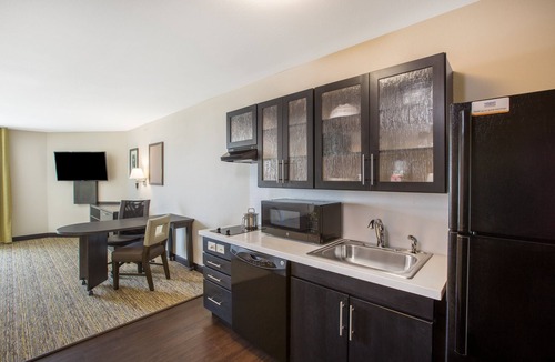 Millard Hotel | Candlewood Suites Omaha - Millard Area by IHG