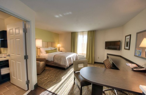 Sioux City Hotel | Candlewood Suites Sioux City - Southern Hills by IHG