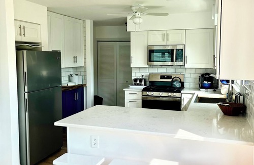Cape May House | Cape May Vacation Rentals- Great Location! Just BLOCK & 1/2 to BEACH and TOWN!