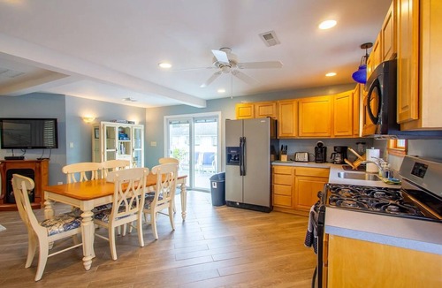 Villas House | Cape May Villas Pet Friendly 3 BR, 2 Bath home w/Pool & Hot Tub