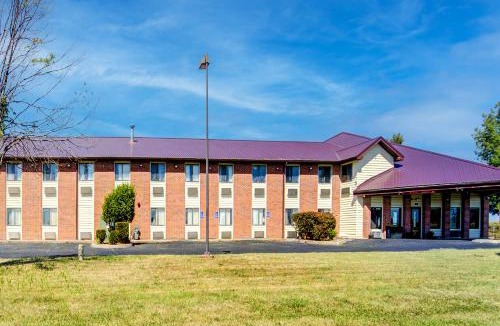 Mexico Hotel | Capital O Amerihost Inn and Suites Mexico Hwy 54 MO