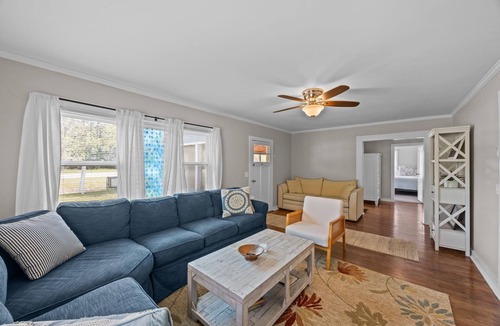 Oriental Cottage | Captains Cottage in the Village, Walk/Bike in town