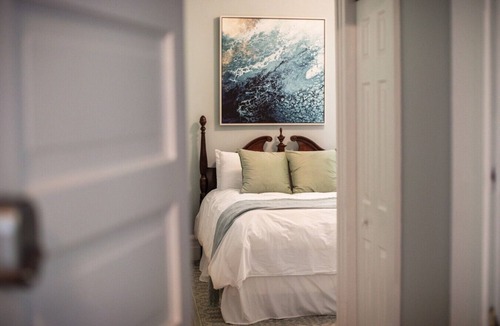 Edenton Bed & Breakfast | Captain’s Quarters Inn Downtown Edenton Queen Bed 1st Floor